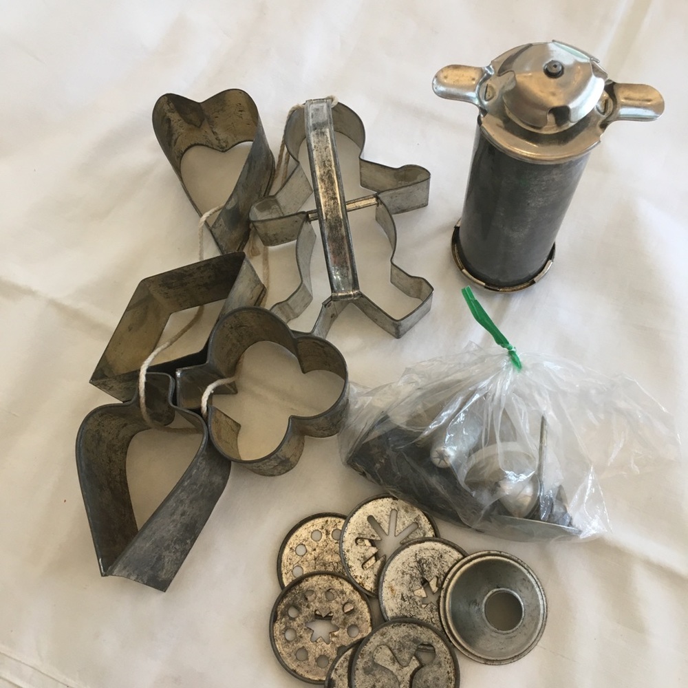 Ateco cake tools,5 vintage cookie cutters.